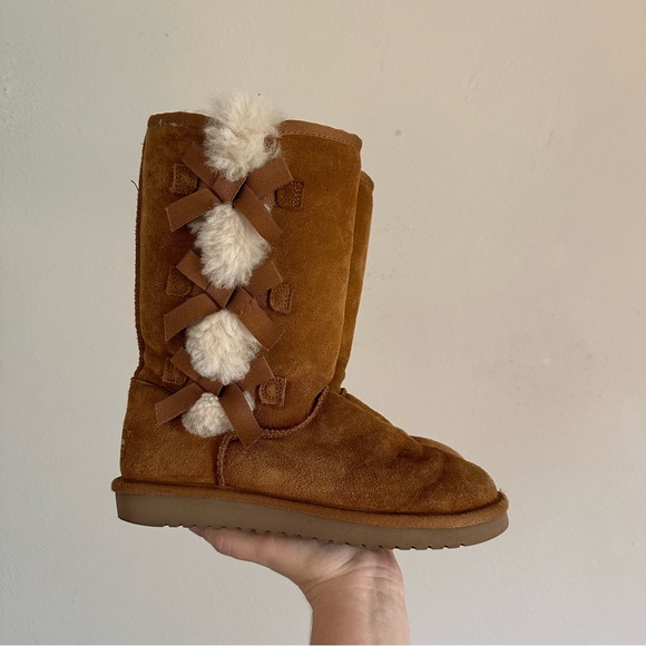 Kookaburra Ugg Chestnut Victoria Tall Bow Boots - Picture 3 of 9